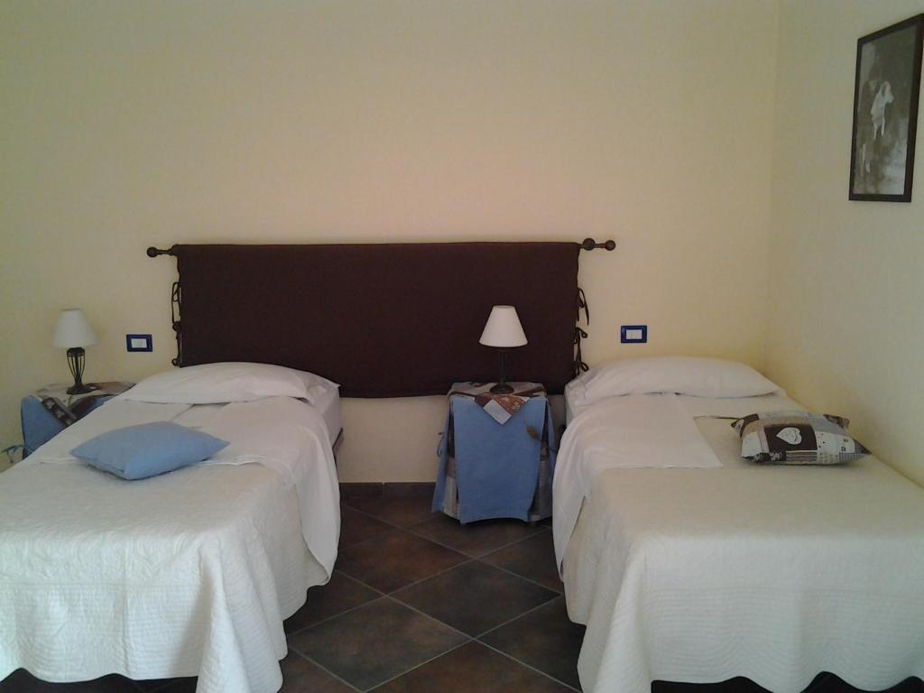 Agriturismo Bio-Ecologico Sant'Isidoro Roccaforte Mondovì Habitación foto