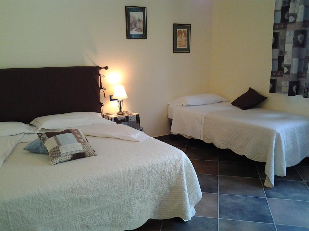 Agriturismo Bio-Ecologico Sant'Isidoro Roccaforte Mondovì Habitación foto